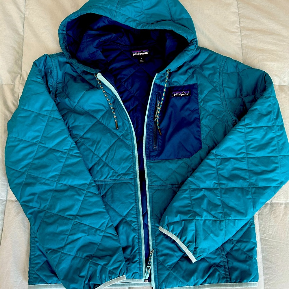 Patagonia Women’s Diamond Quilted Bomber Hoody Size Small
